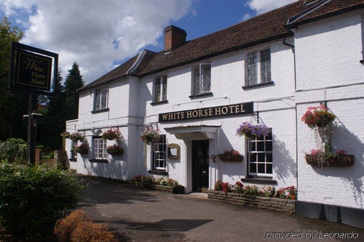 The White Horse Hotel Hertingfordbury Екстериор снимка
