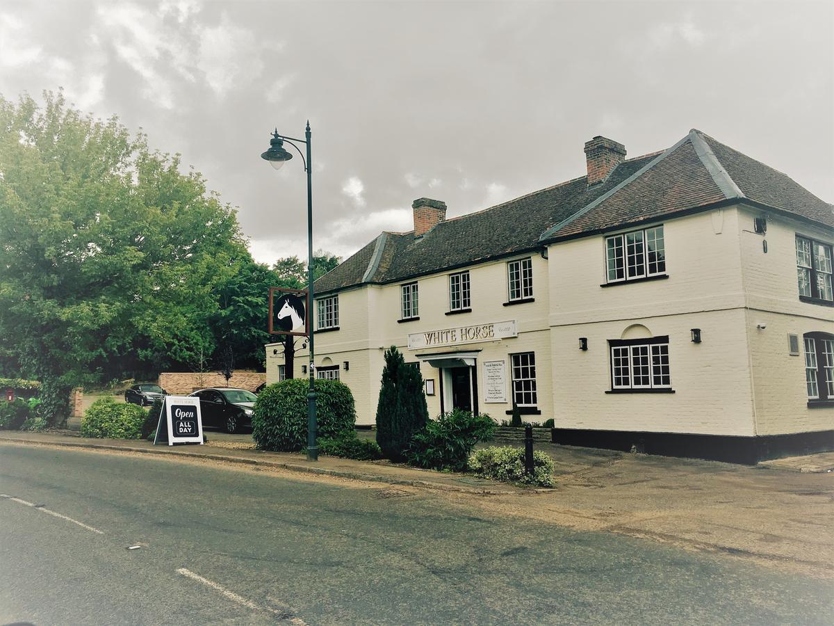 The White Horse Hotel Hertingfordbury Екстериор снимка
