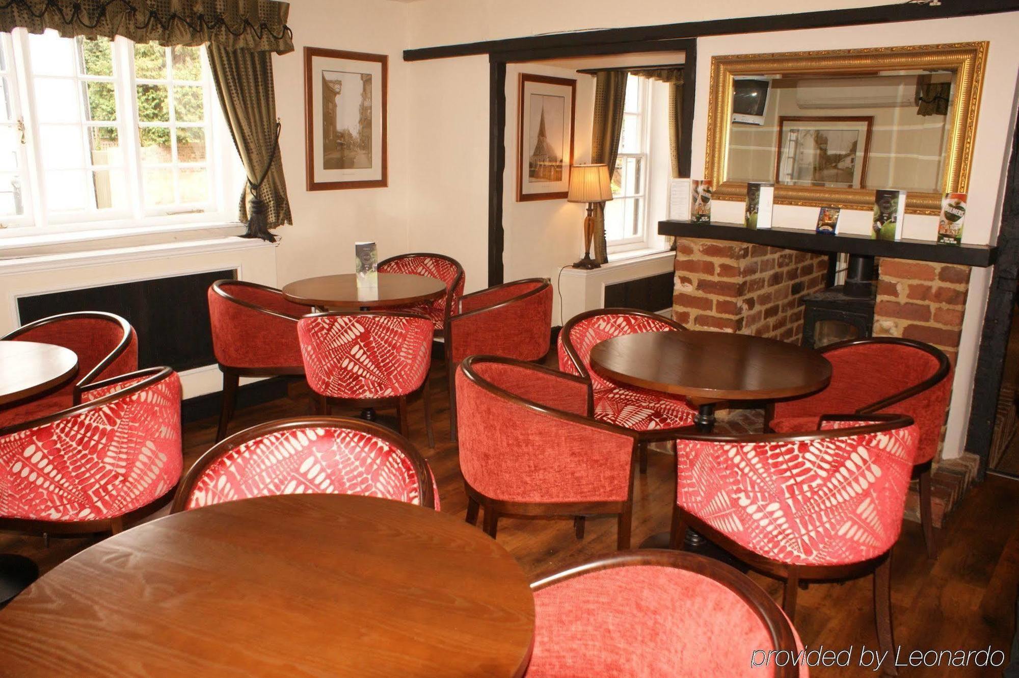 The White Horse Hotel Hertingfordbury Ресторант снимка